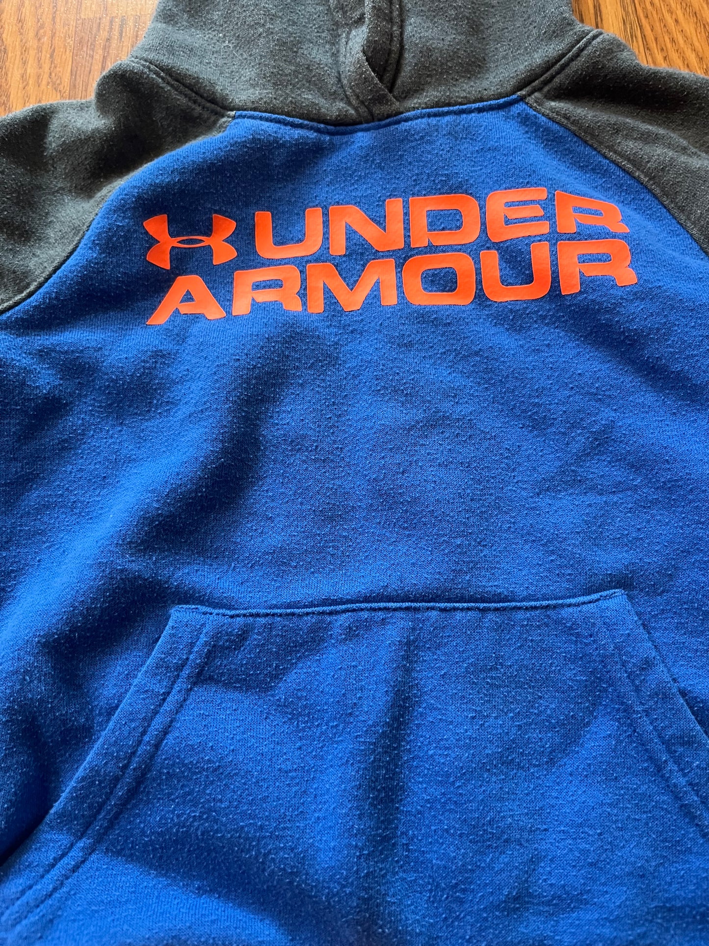 Under Armour boys size 5 hoodie (normal washer wear)