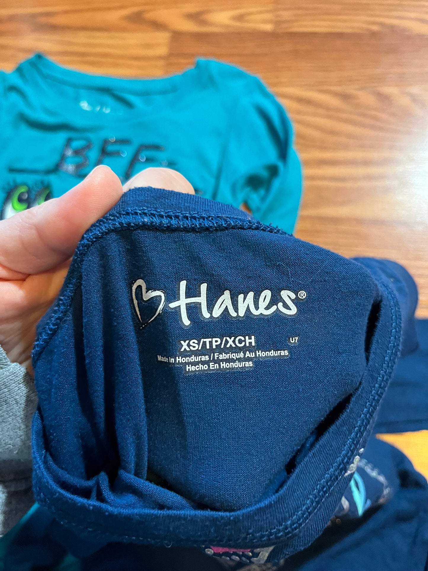 Hanes XS girls tops (6/7?)