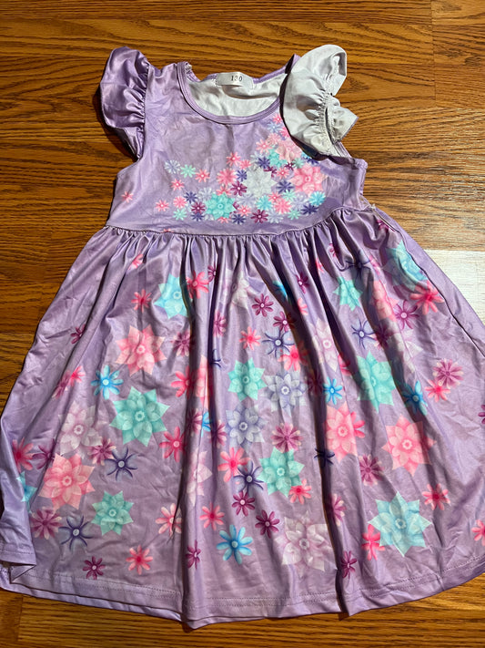 Girls size 130 (size 6-7) silk dress or would work as a night gown! Yes I have 2 of these!