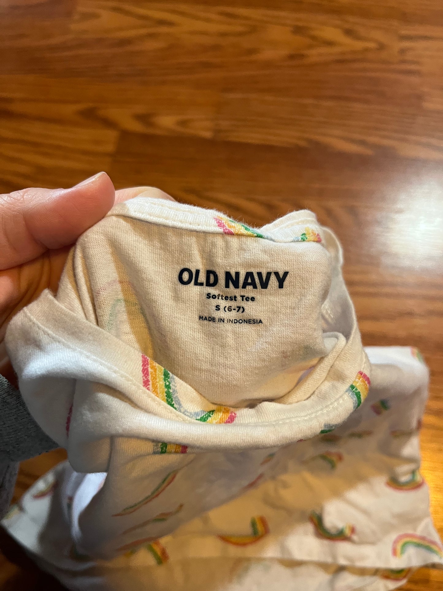 6/7 Old Navy Tshirt