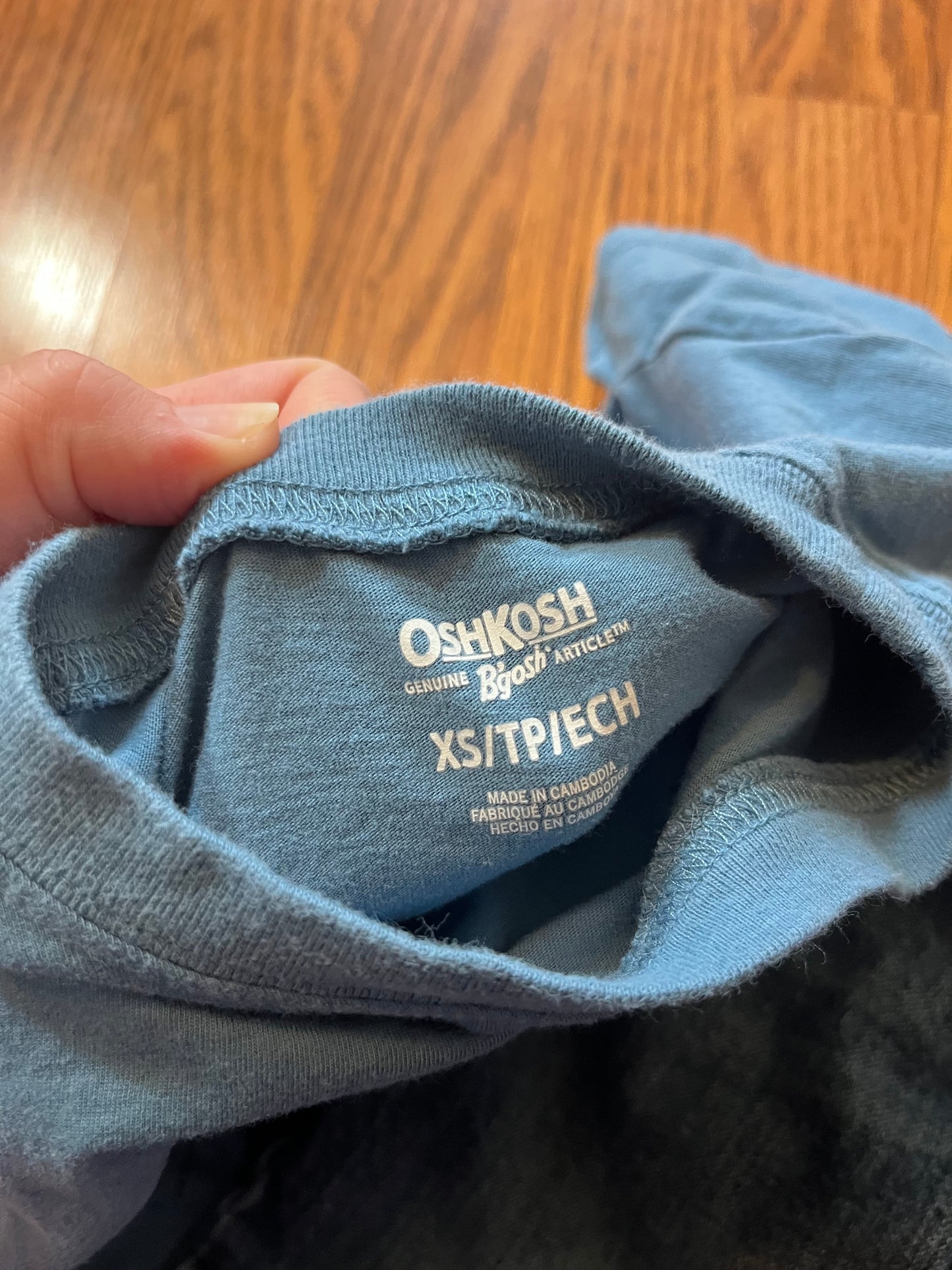 4t Boys Oshkosh tshirt and Jeans (adjustable waist)