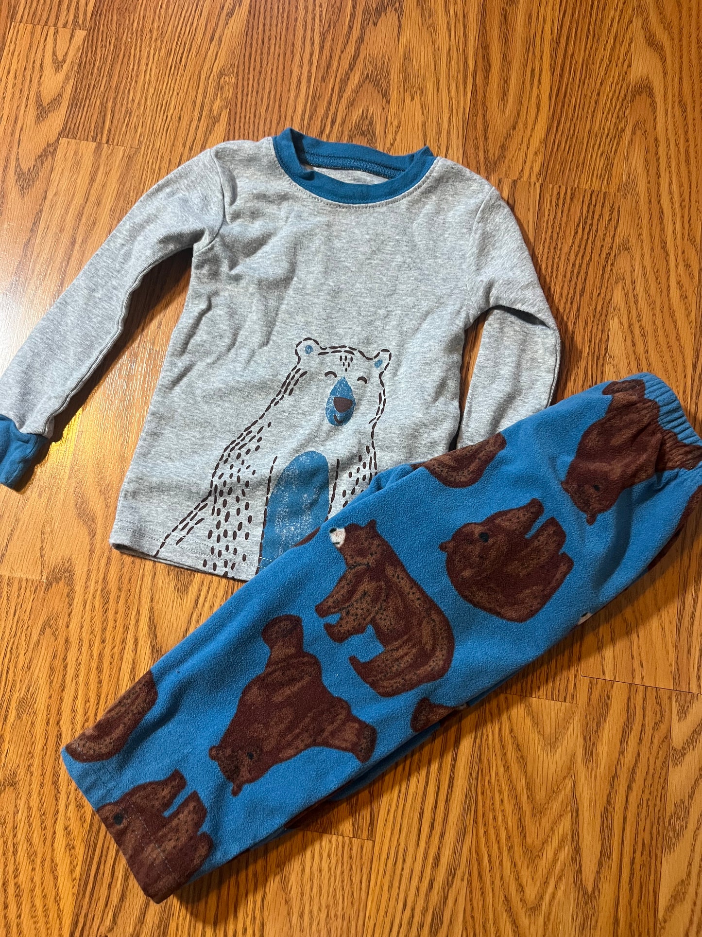 2t Carters Pj set