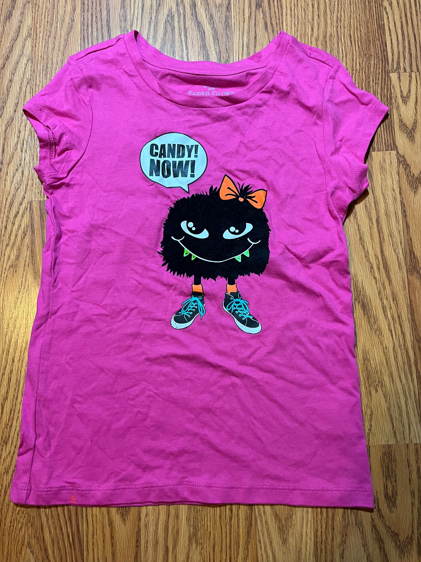 10/12 girls Halloween tshirt